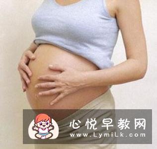 腹部按摩孕妇可以选择晚上临睡之前,把双手放在腹部,由上至下的用